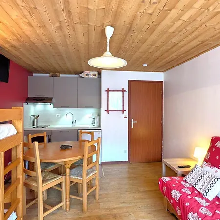 Au Centre De - Balcon, Garage, Proche Pistes Et Commerces - Fr-1-459-67